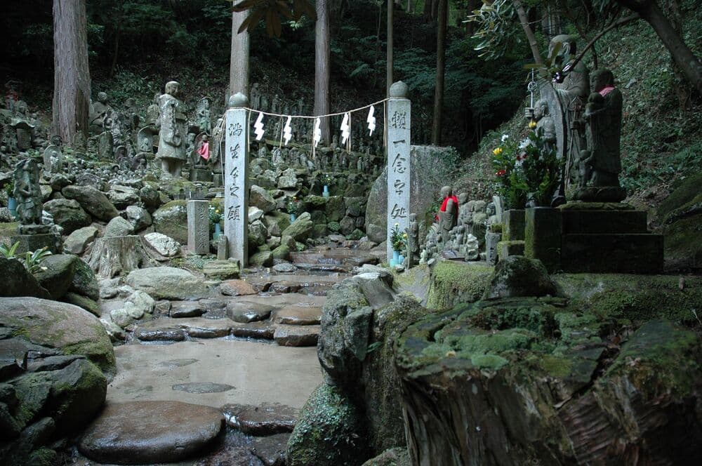 銅像　宗祖覚恵上人　座像　1　瀧光徳寺　仏像　ブロンズ像　骨董品　中山身語正宗